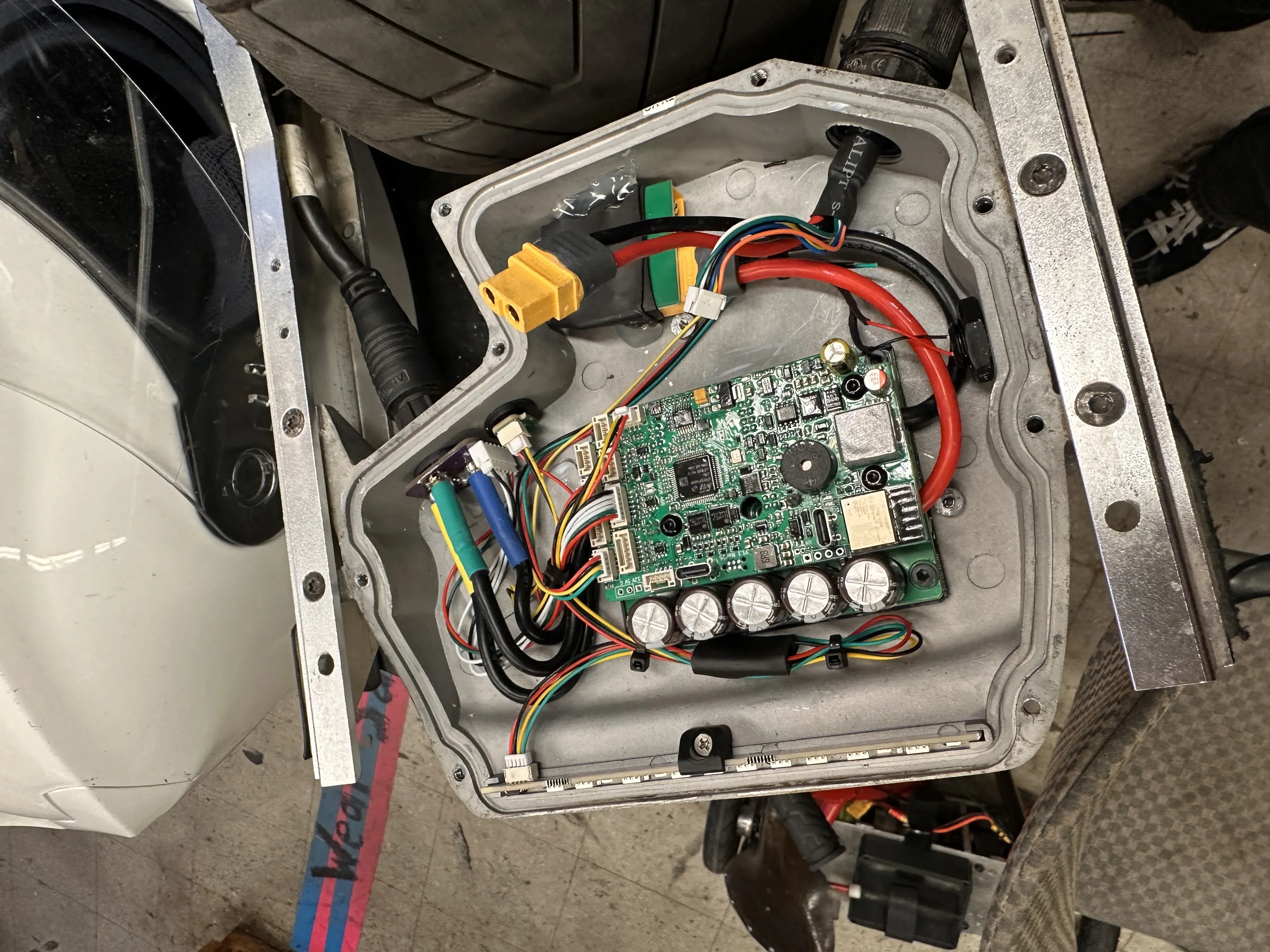 Thor400 VESC controller installed